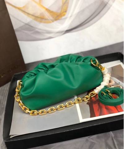 Клатч Bottega Veneta The Chain Pouch Green